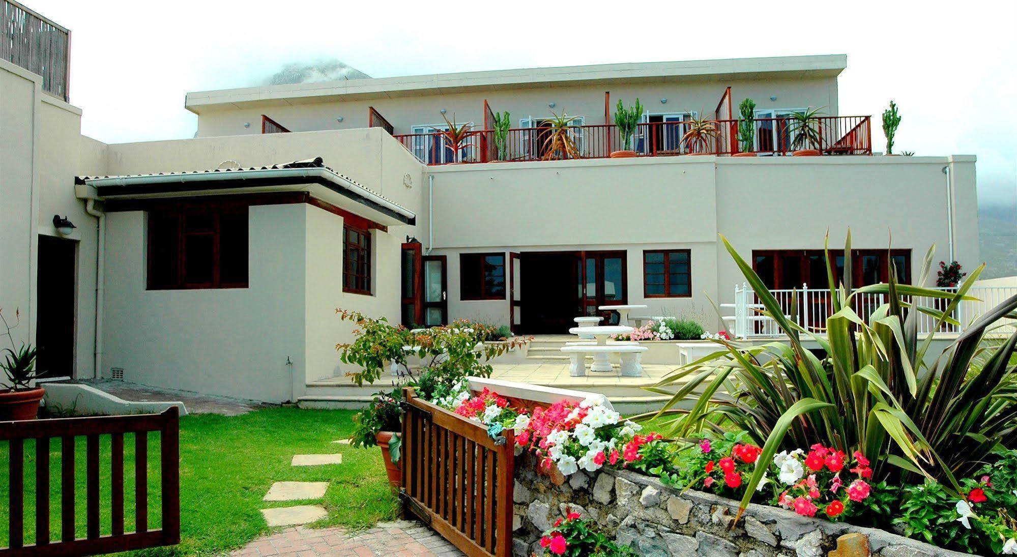 Baleens Hotel เฮอร์มานุส ภายนอก รูปภาพ